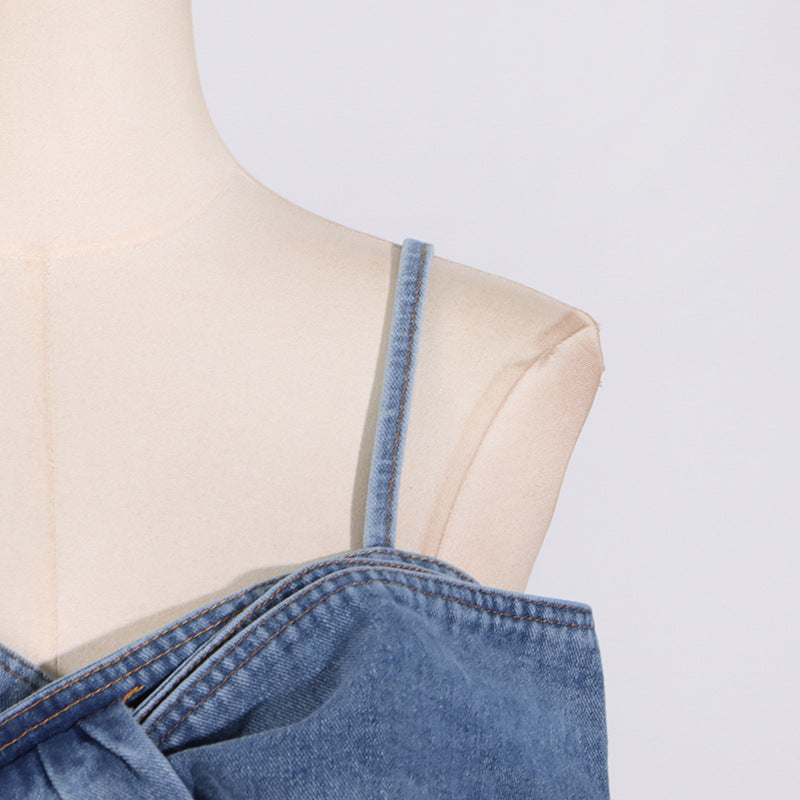 Kurzes Denim-Top mit Schleifendetail