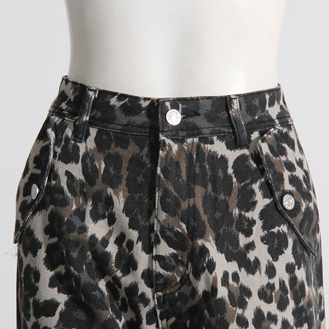 Cargo-Jeans mit Leoparden-Print