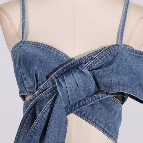 Kurzes Denim-Top mit Schleifendetail