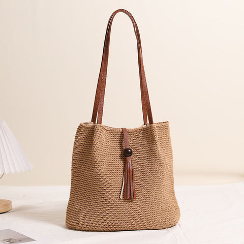 Sac de paille plissé en fil de coton avec pompon en perles de bois, sac de plage pour les vacances 