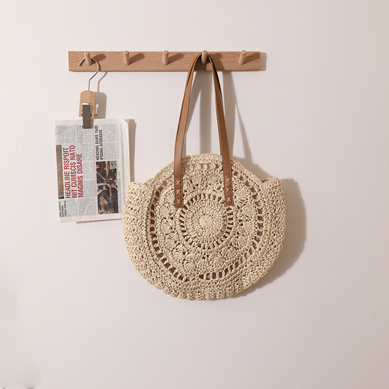 Sac de paille rond à une épaule, sac de plage décontracté en paille ajouré et découpé pour bord de mer 