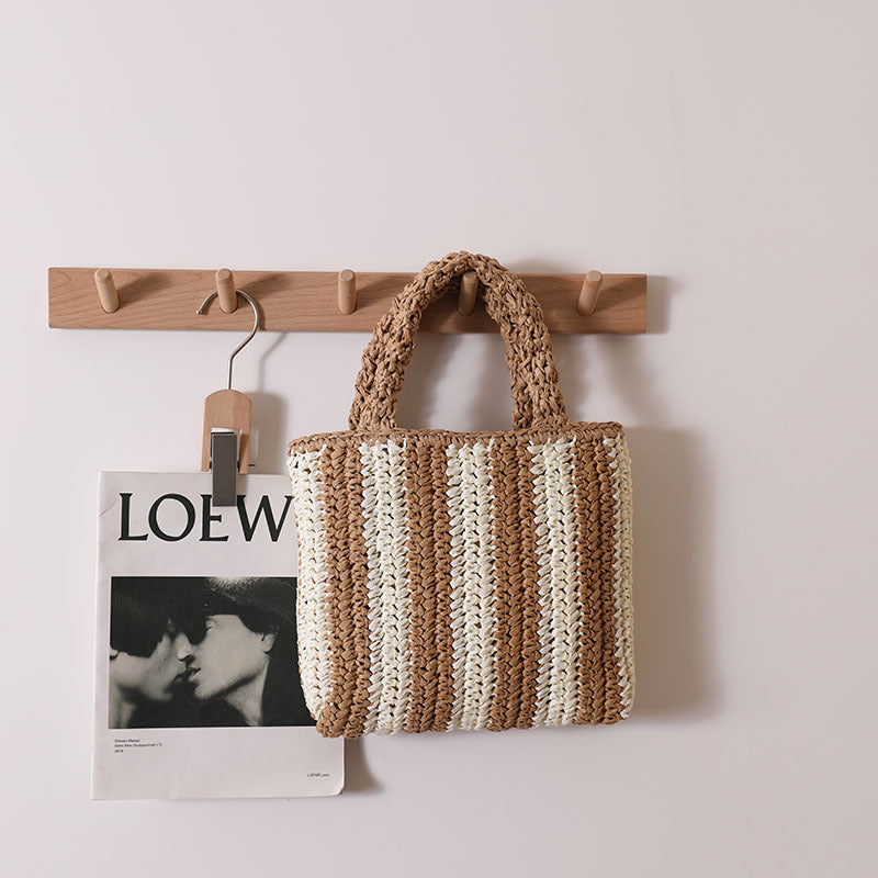Sac en paille français à rayures verticales Sac en paille de couleur contrastée portable Sac pour femme Sac de plage de vacances en bord de mer 
