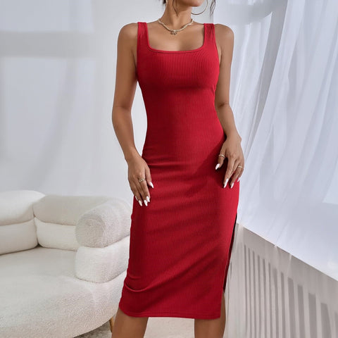 Robe camisole à col carré fendue et coupe slim de couleur unie
