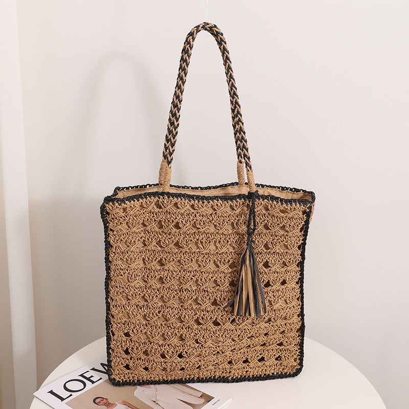 Sac à bandoulière carré en paille avec pompon, sac de plage frais ajouré et découpé fait à la main en paille pour vacances en bord de mer 