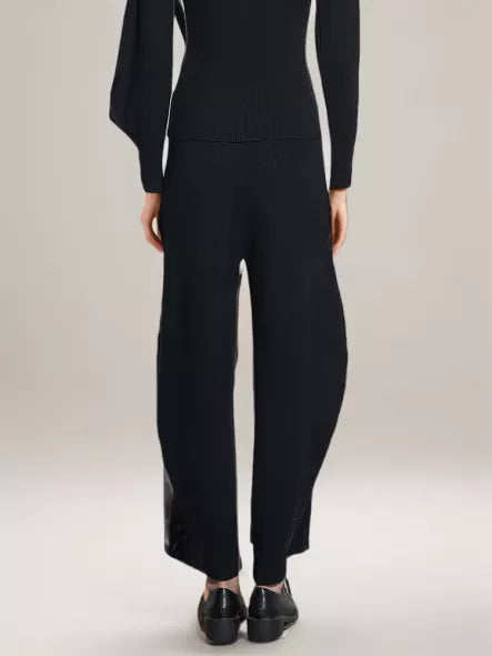 Knitting Minimalist Pants For Latern Trousers