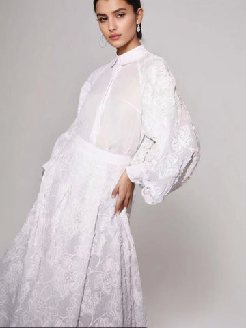 Ensemble deux pièces en dentelle avec chemise à manches longues et col