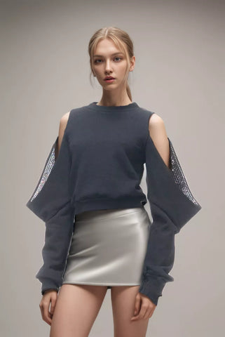 Sweat-shirt à enfiler avec épaules dénudées et diamants