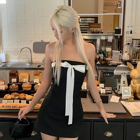Bow Figure-Hugging Dress