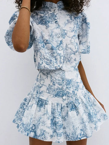A Small Stand-Up Collar Printed Short Skirt Set