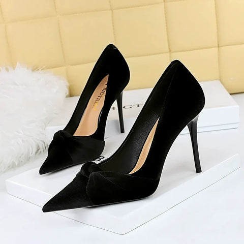 Pointed-Toe Bow High Heels
