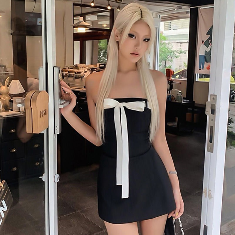 Bow Figure-Hugging Dress