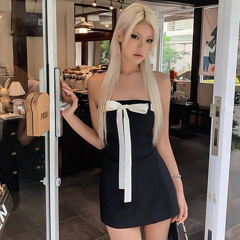 Bow Figure-Hugging Dress