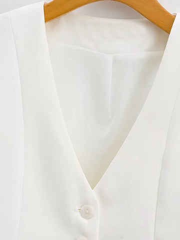 Olivia Button Cropped Sleeveless Chic Top