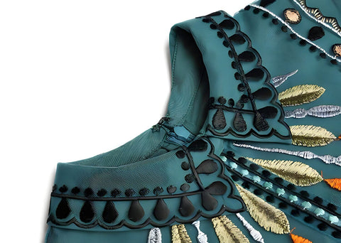 La robe à manches courtes Zena