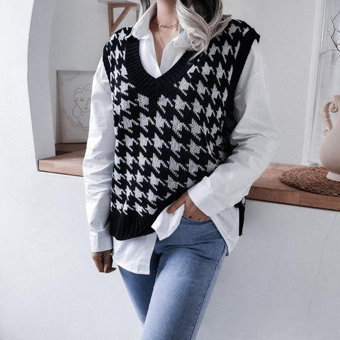 Houndstooth Ribbed Trim V-Neck Sweater Vest