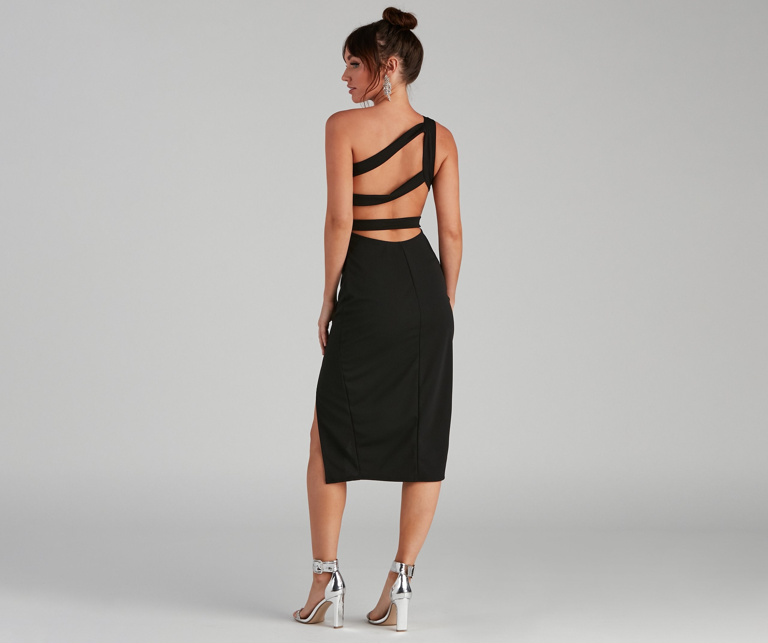 Sommerliches One-Shoulder-Midi-Partykleid aus Crêpe