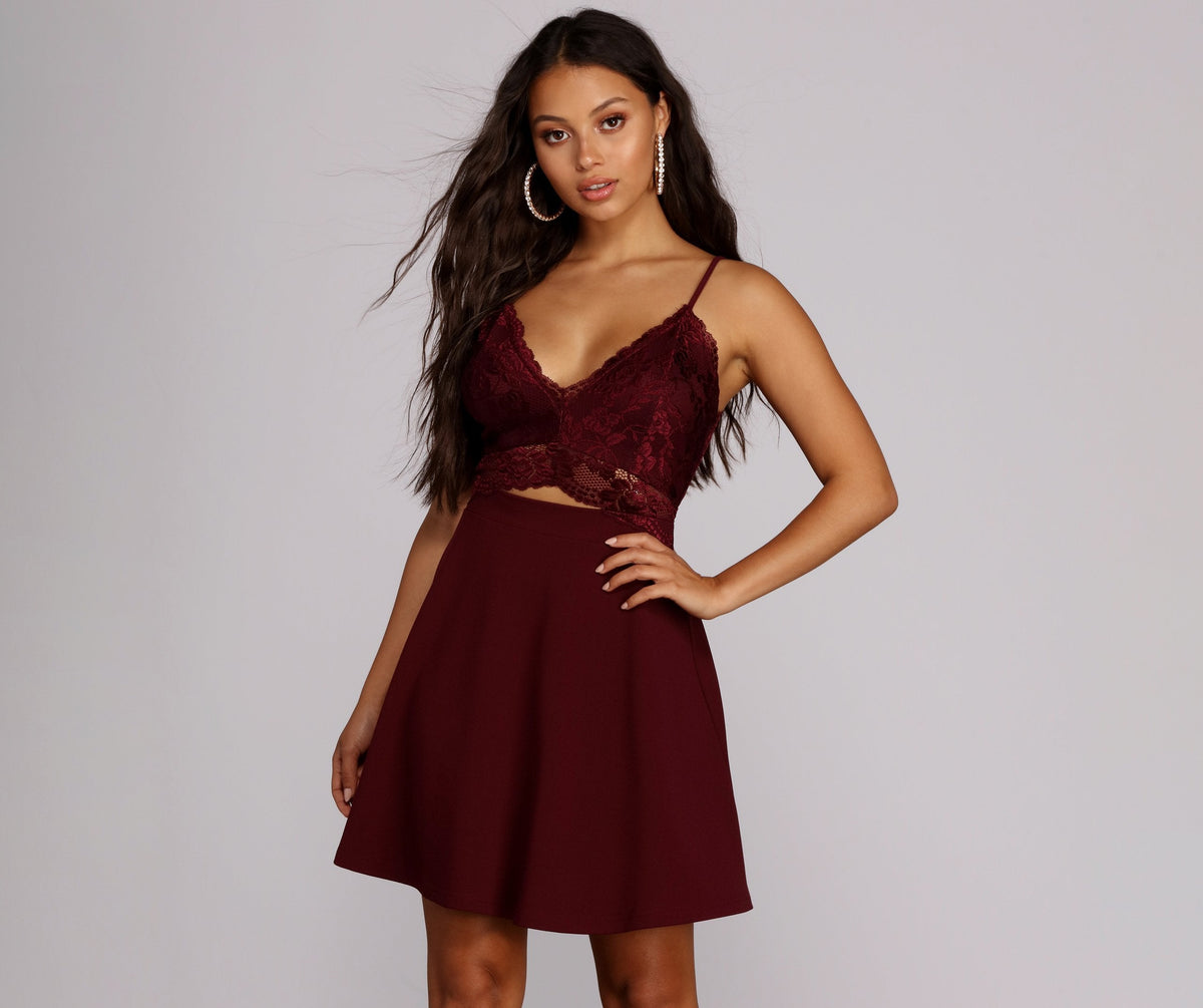 Lavish In Lace Skaterkleid