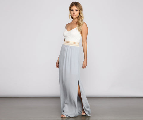 Effortlessly Stunning Crochet Waist Maxi Dress