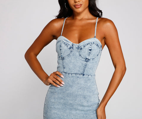 Robe mini en jean avec icône de style