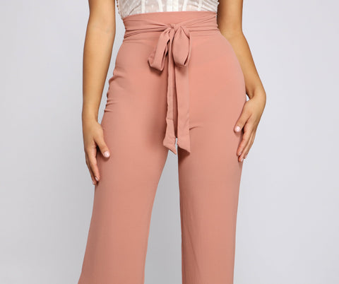 Pantalon évasé à taille nouée tendance