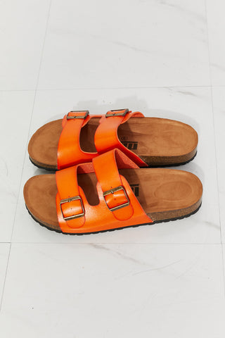 Feeling Alive – Slide-Sandalen mit Doppelband in Orange