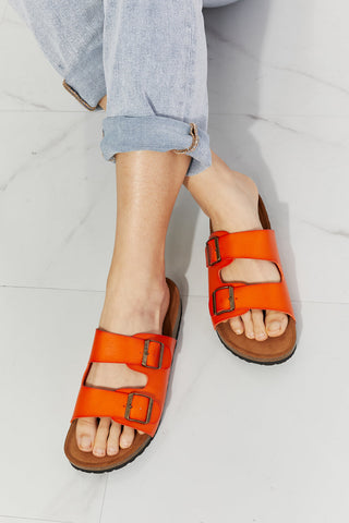 Feeling Alive – Slide-Sandalen mit Doppelband in Orange