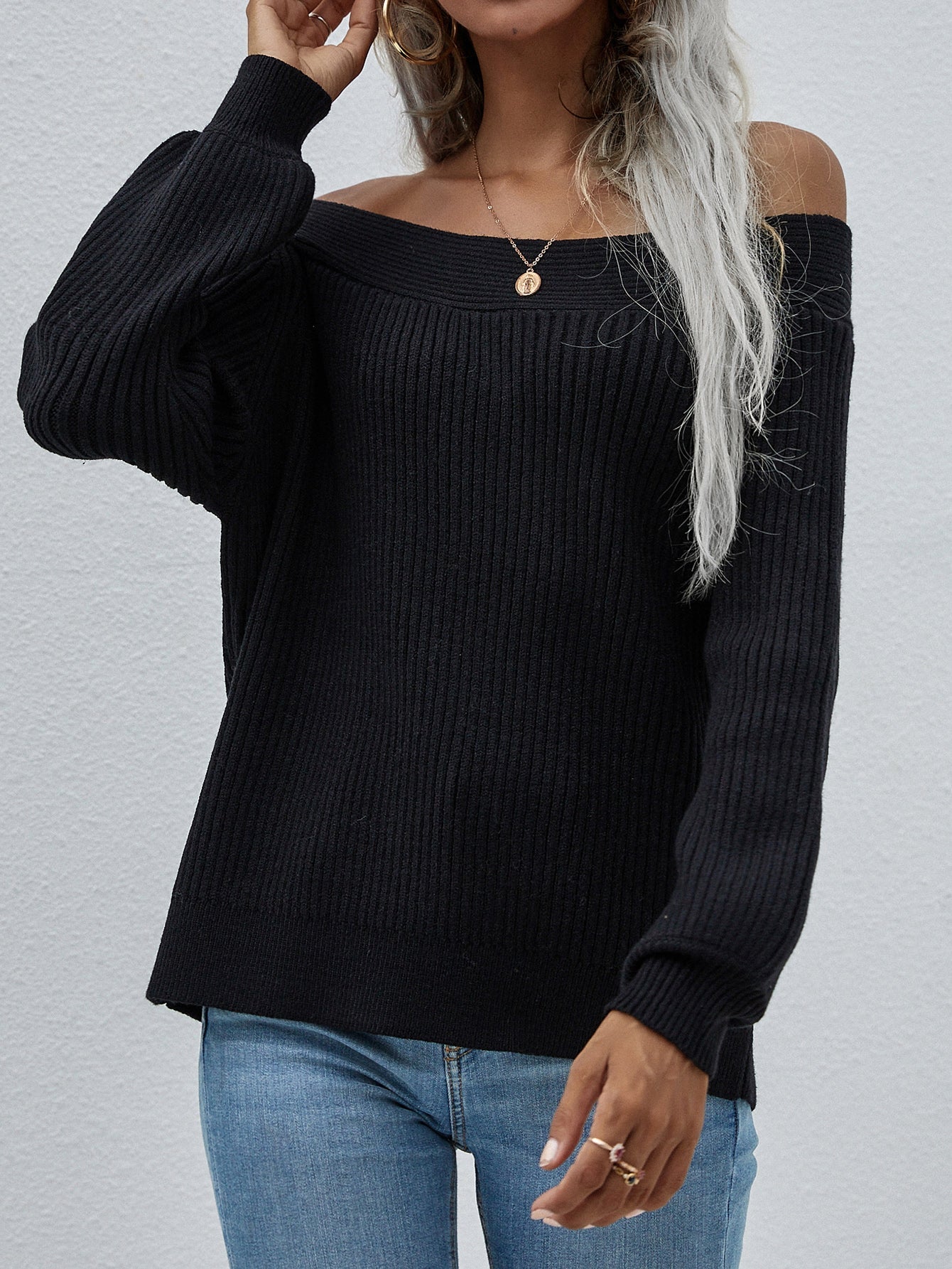 Off-Shoulder-Pullover aus Rippenstrick