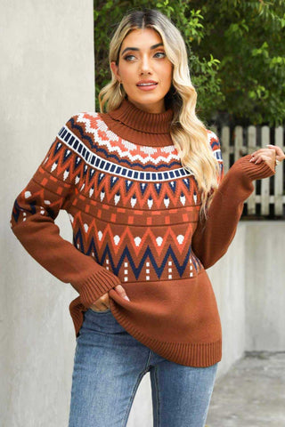 Rollkragenpullover mit geripptem Rand und Chevron-Muster