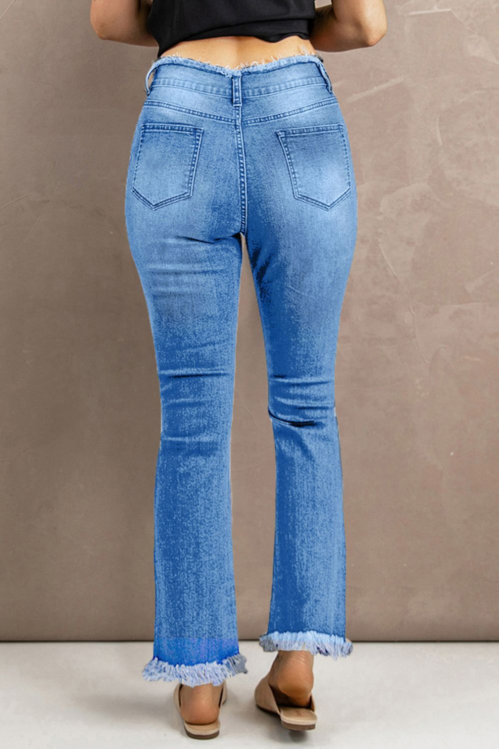 Jeans mit hoher Taille und Used-Look und offenem Saum