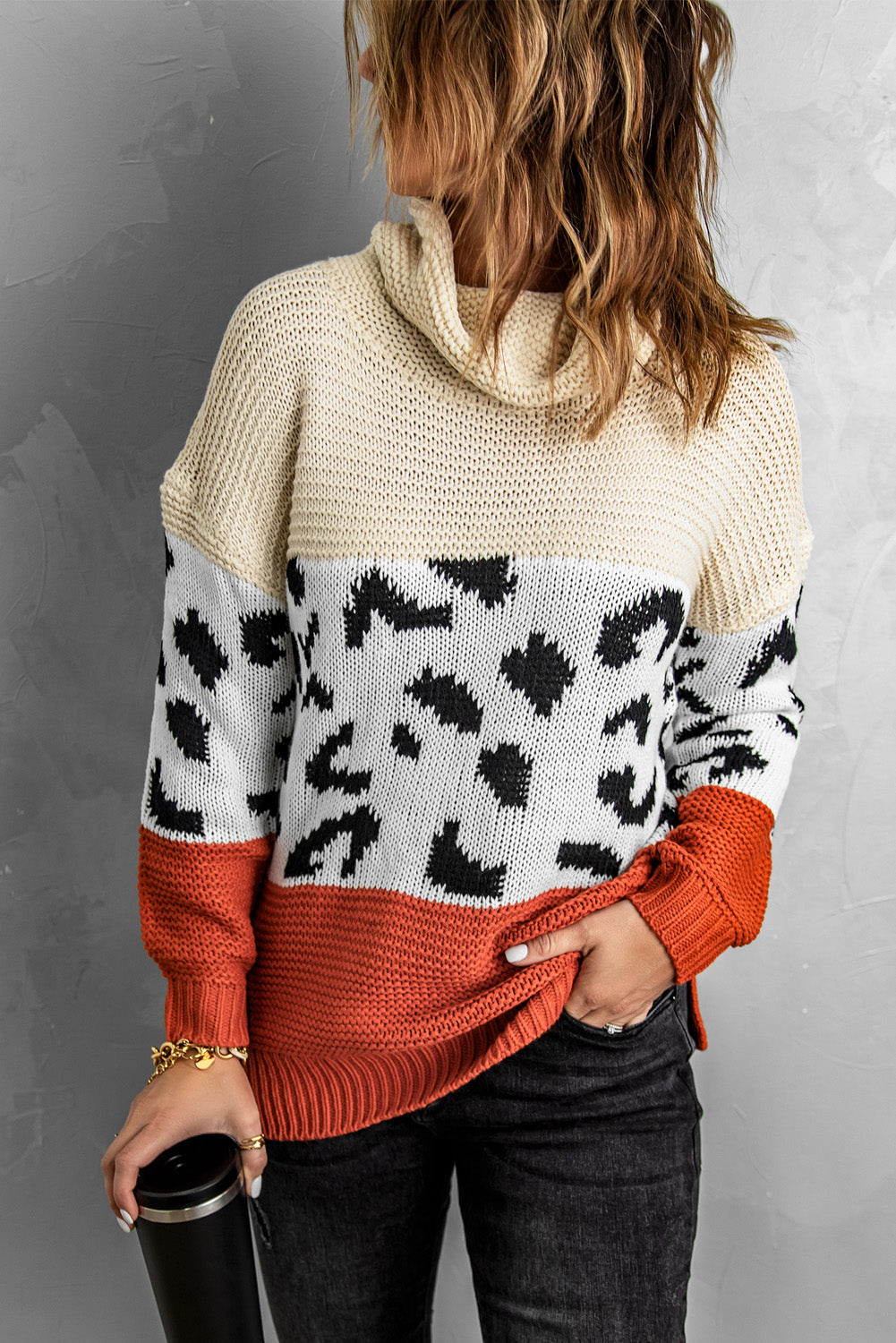 Rollkragenpullover mit Muster und Farbblock