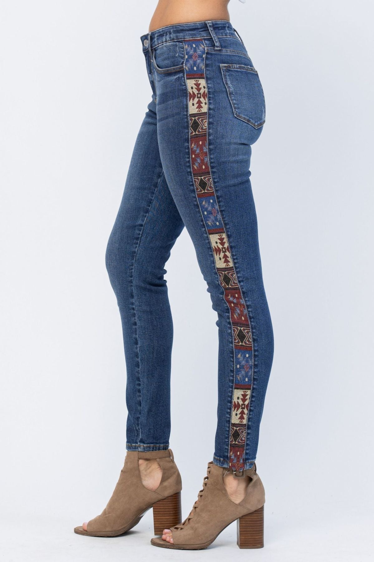 Mid-Rise Rad Embellishment Western Print Relaxed Fit Jeans