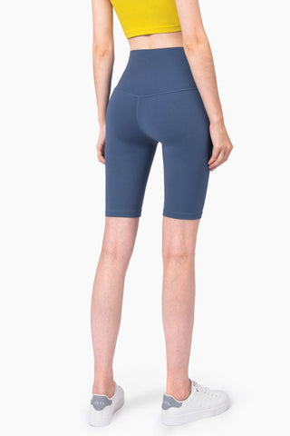 Short cycliste respirant à taille haute et large