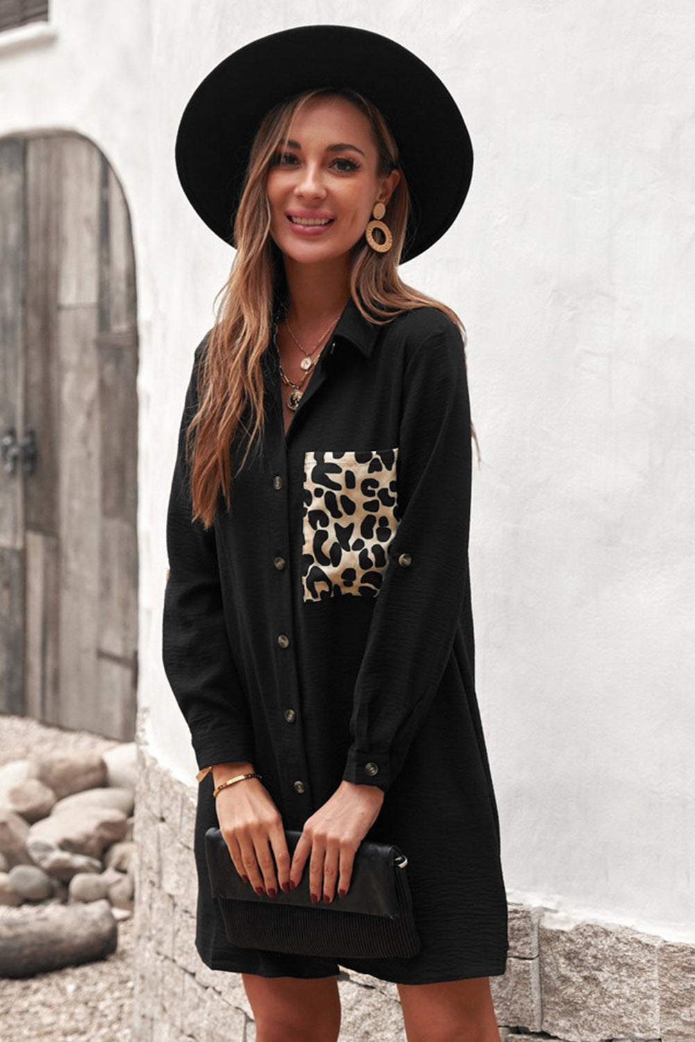 Strukturiertes Hemdblusenkleid mit Leoparden-Patch