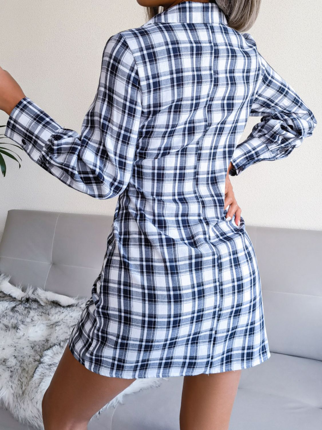 Robe chemise boutonnée à carreaux avec lien sur le devant