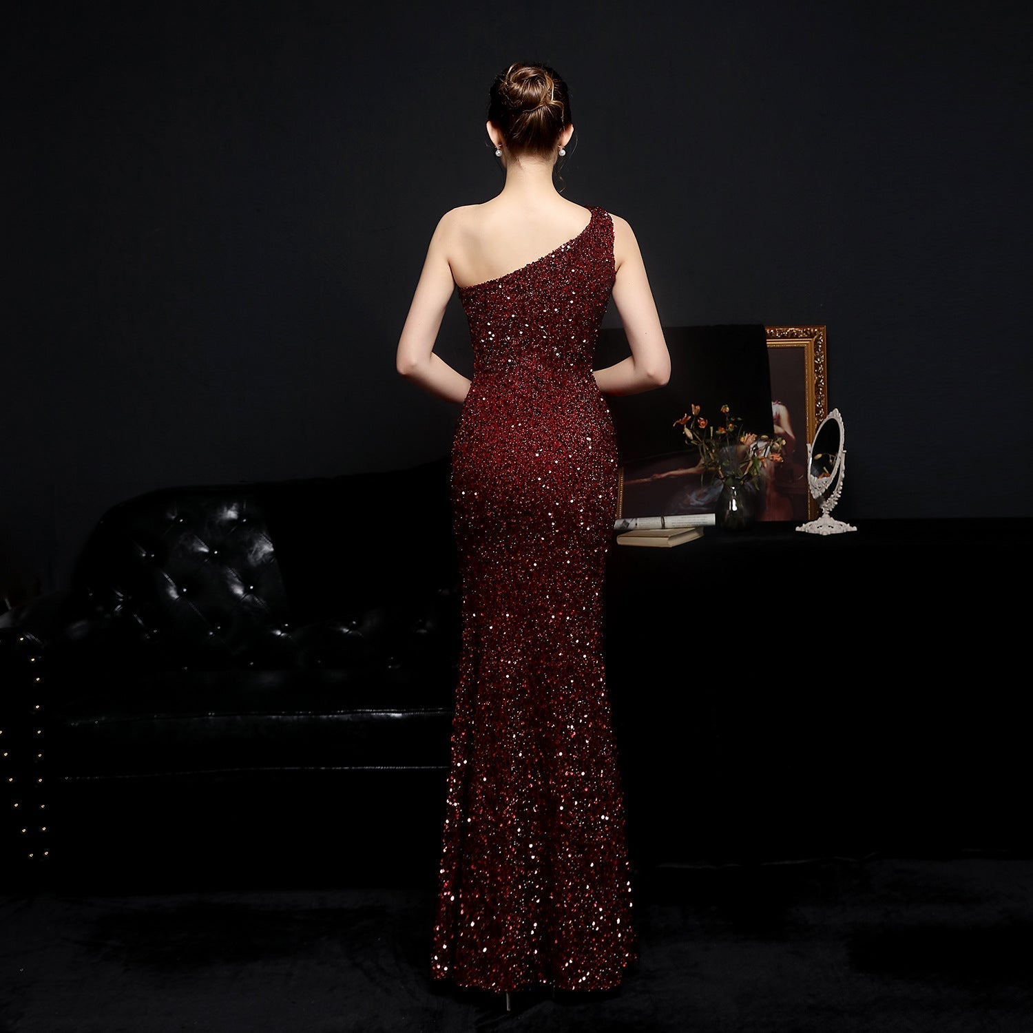 Heary dazzling sequined one-shoulder asymmetric dress