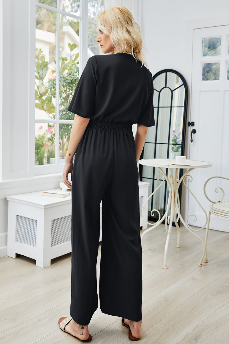 Jumpsuit mit weitem Bein und Cut-Outs zum Binden vorn