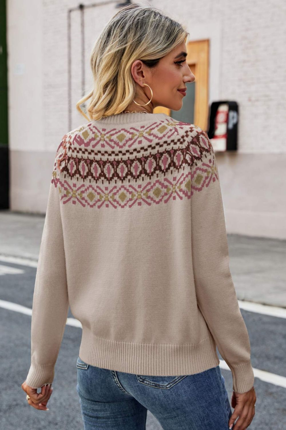 Pull à col rond et manches raglan à motifs