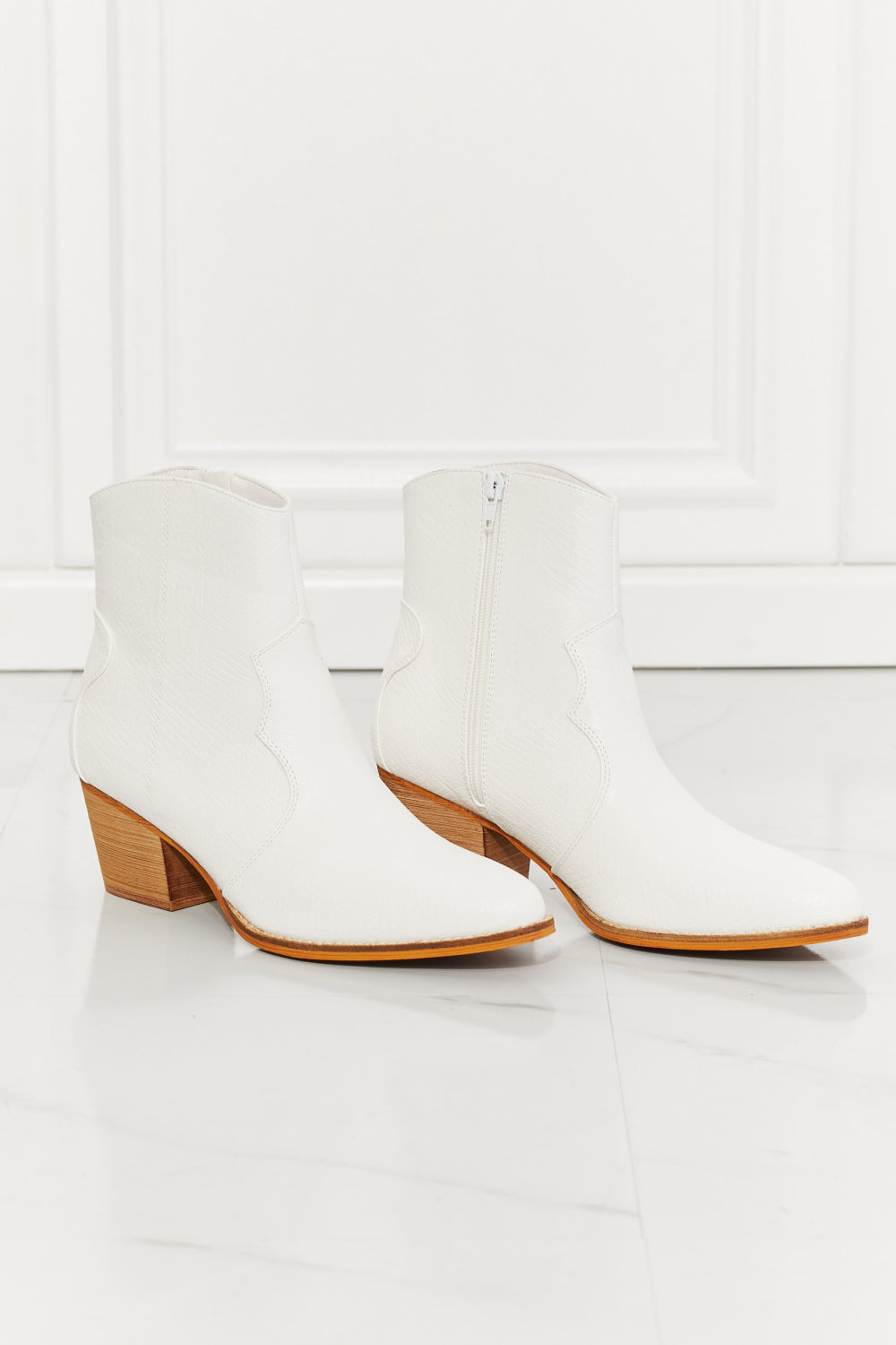 Bottines western en similicuir Watertower Town en blanc