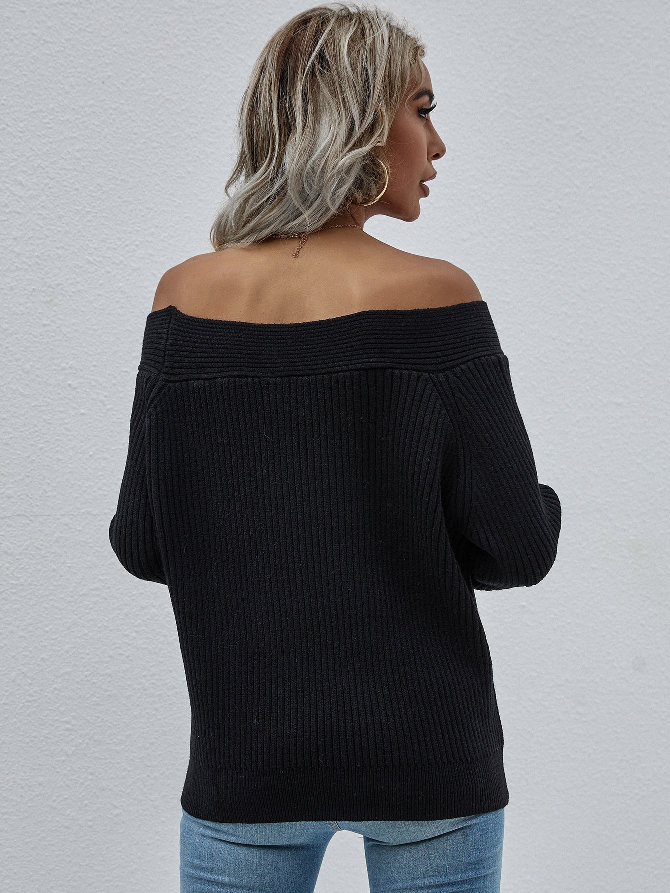 Off-Shoulder-Pullover aus Rippenstrick