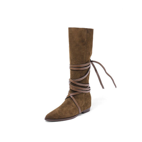 Bohemian Riemchenstiefel mit spitzer Spitze und niedrigem Blockabsatz aus Wildleder - Braun