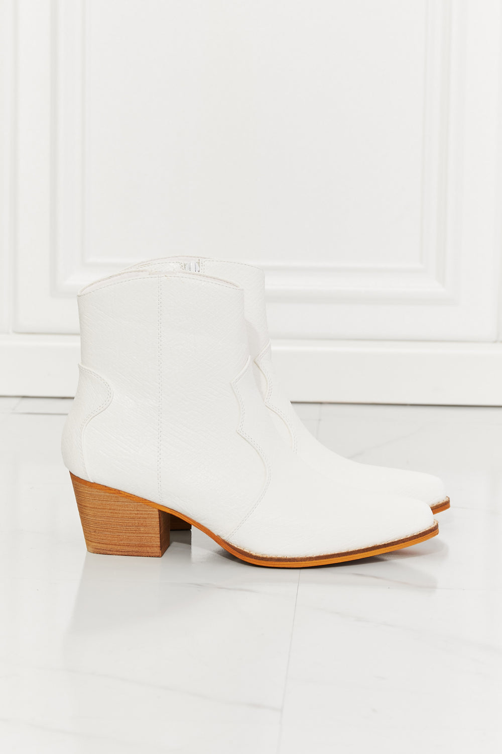 Bottines western en similicuir Watertower Town en blanc