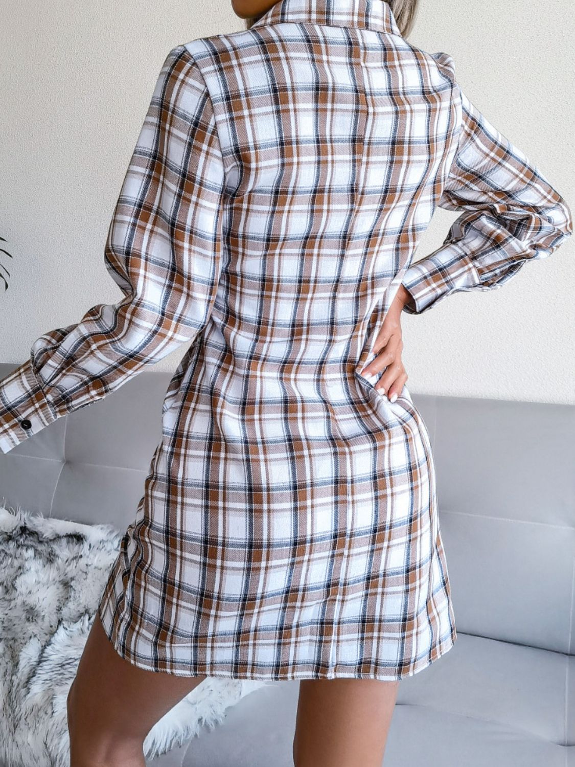 Robe chemise boutonnée à carreaux avec lien sur le devant