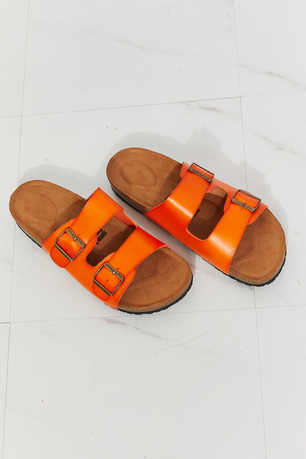 Feeling Alive – Slide-Sandalen mit Doppelband in Orange