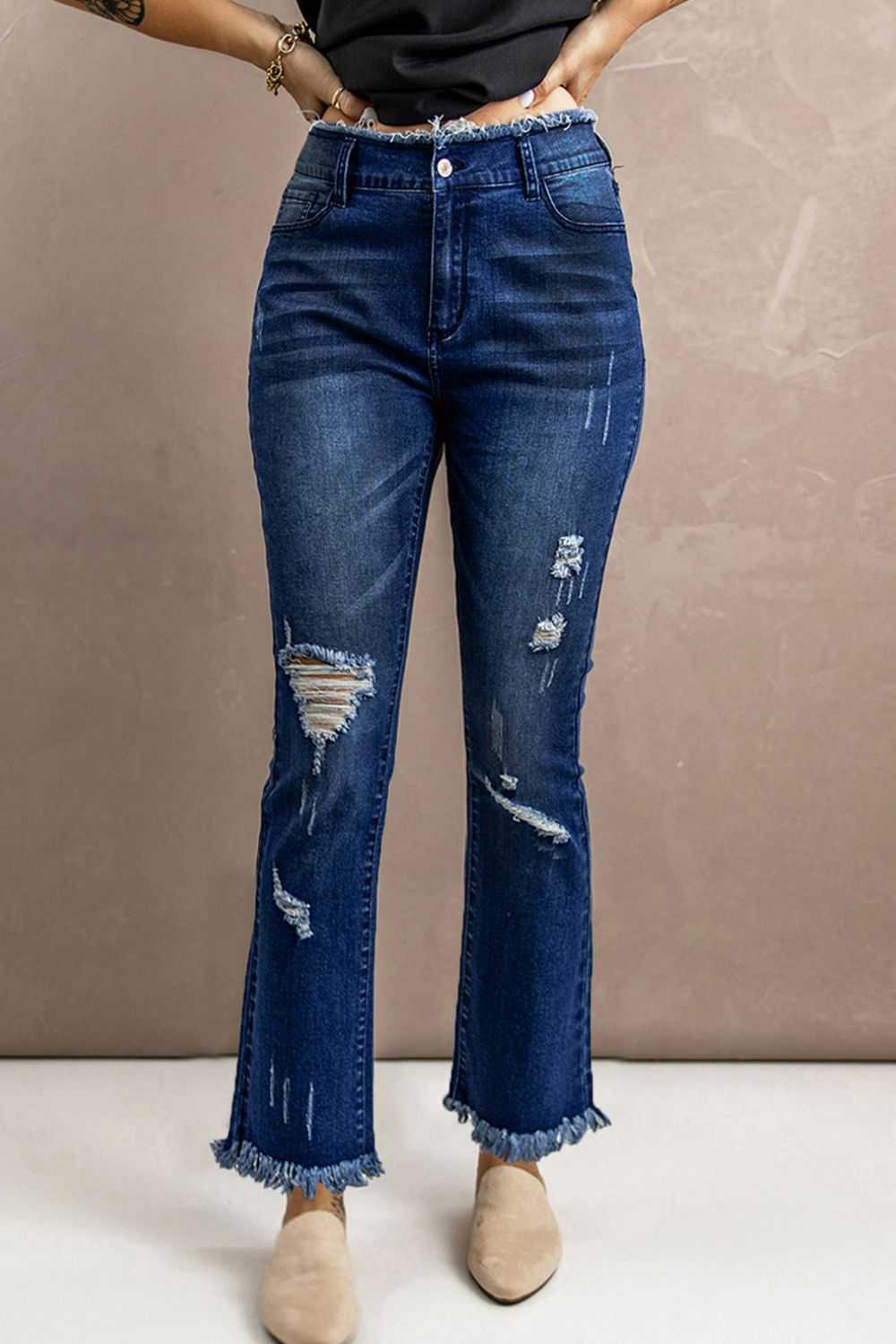 Jeans mit hoher Taille und Used-Look und offenem Saum