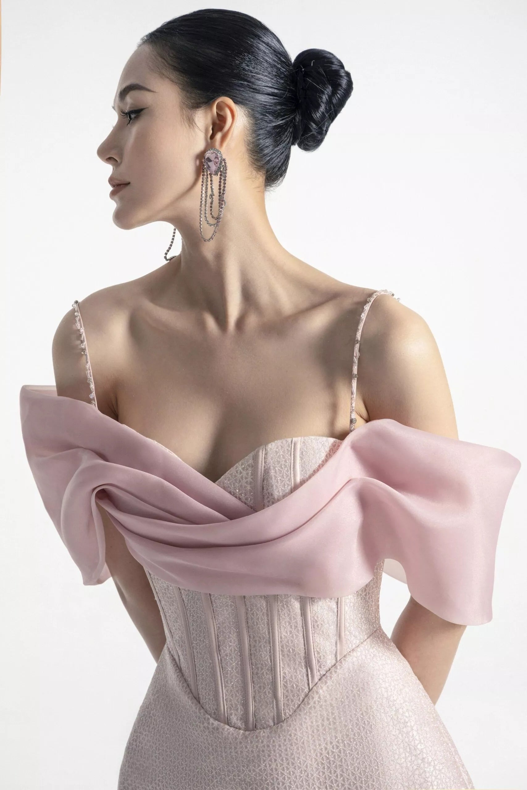 Mini-robe corset à bretelles en rose