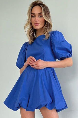 Robe courte moulante et évasée à col rond et manches bouffantes - Bleu