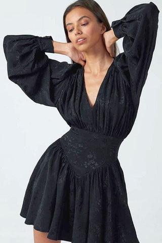 Robe courte évasée à manches longues en jacquard fleuri Swingy - Noir